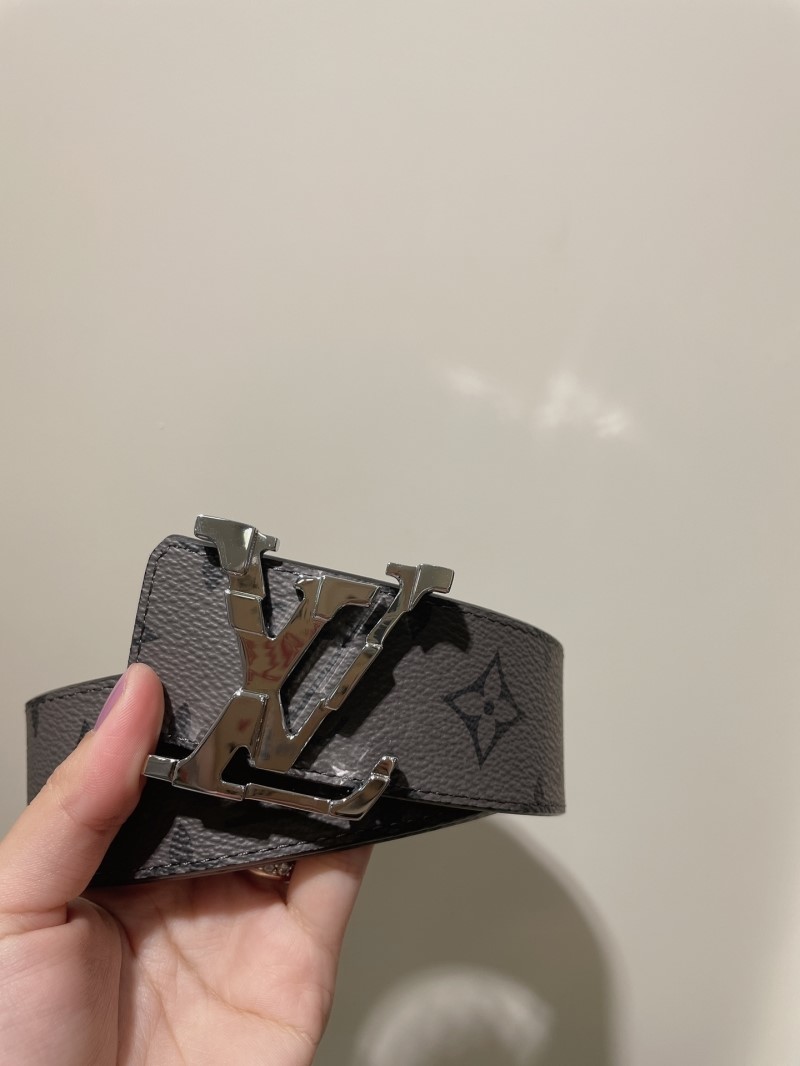 l0vis Vvtt0n belts
